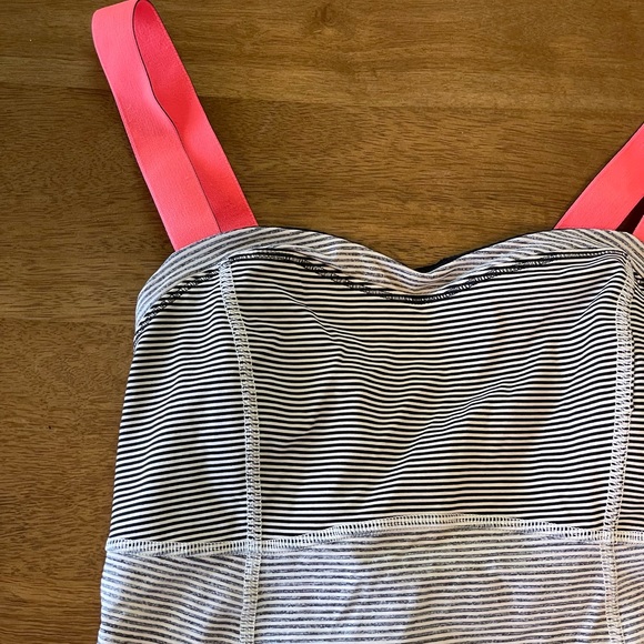 Lululemon tank - adjustable built in bra - Picture 2 of 9